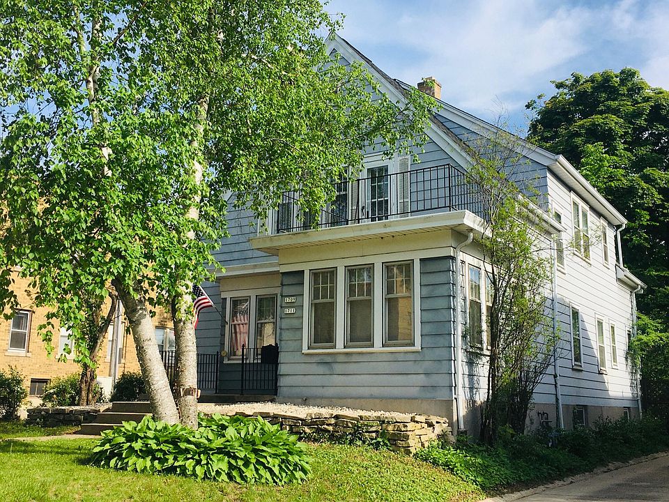 Shorewood Upper Unit 2BR 1 Bath