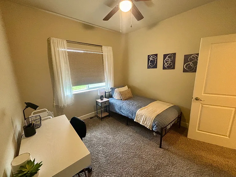 Second bedroom has room for a guest as well as office area, wifi extender for remote work opportunity