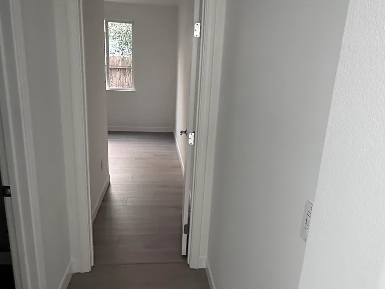 109 Cropton Ct — Photo 21