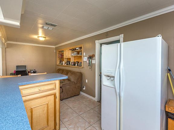 4th image of 938 Woodlawn Dr