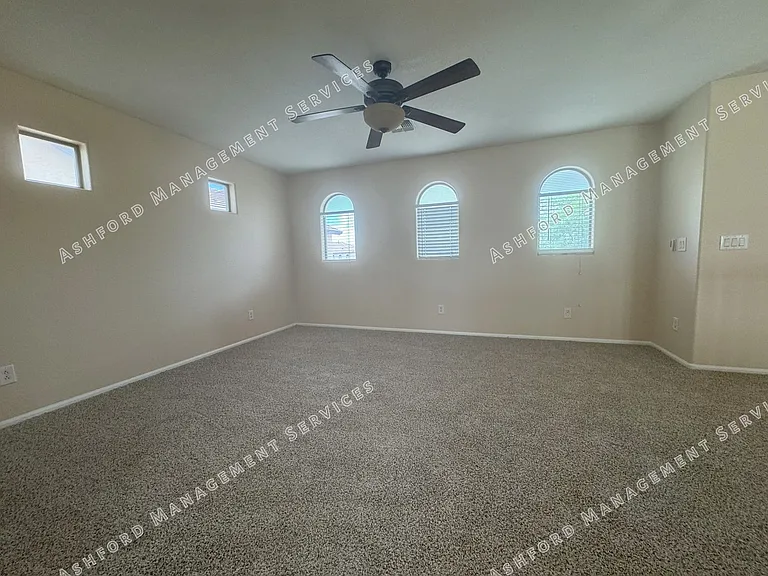 8303 S 47th Ln — Photo 21