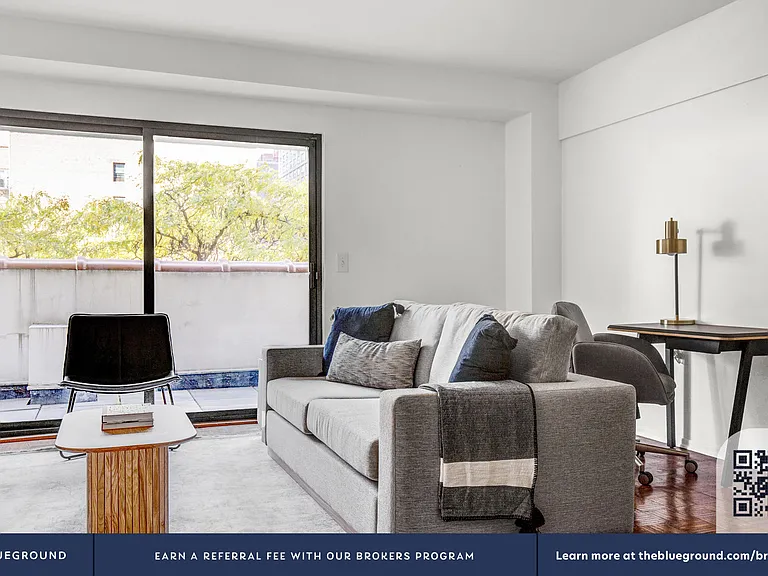 360 W 34th St #Townhouse 10 — Photo 4