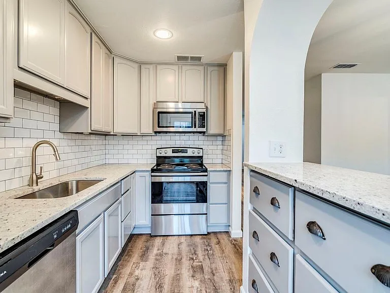 8305 Summer Side Dr #165 — Photo 7
