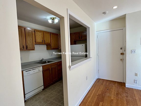 5th image of 34A Gardner St #31A