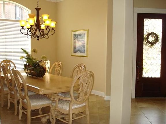 4th image of 6627 Pelham Chase Dr
