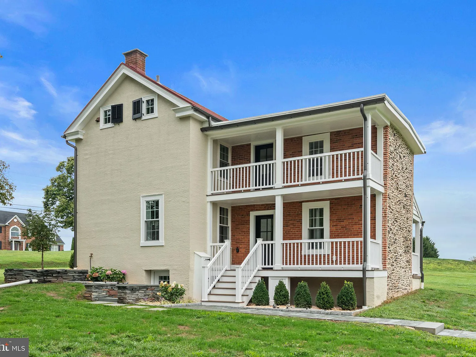 3 bed, 1.5 bath, 1710 sqft, $3,400 — Photo 2