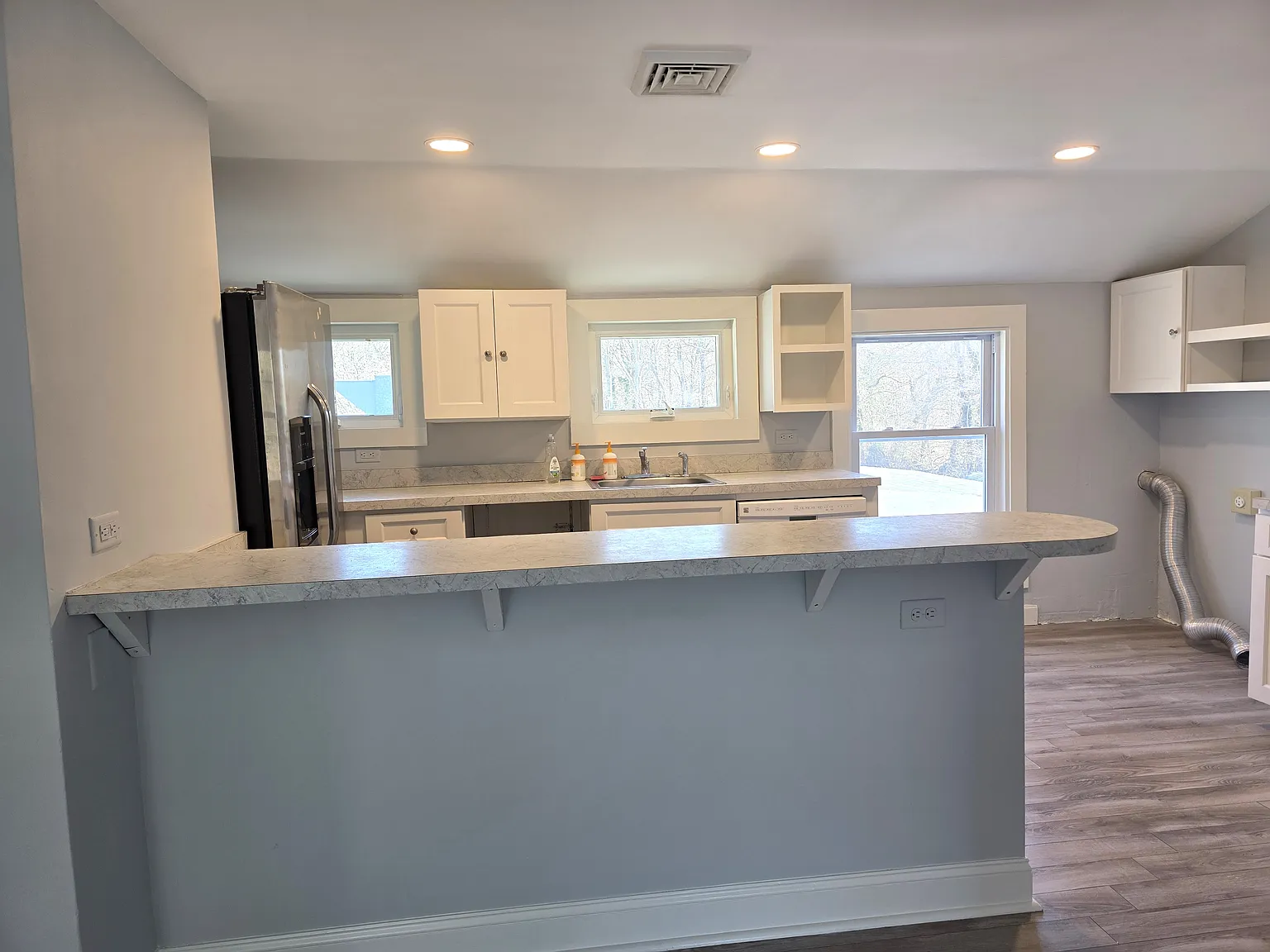 2 bed, 800 sqft, $2,350 — Photo 2