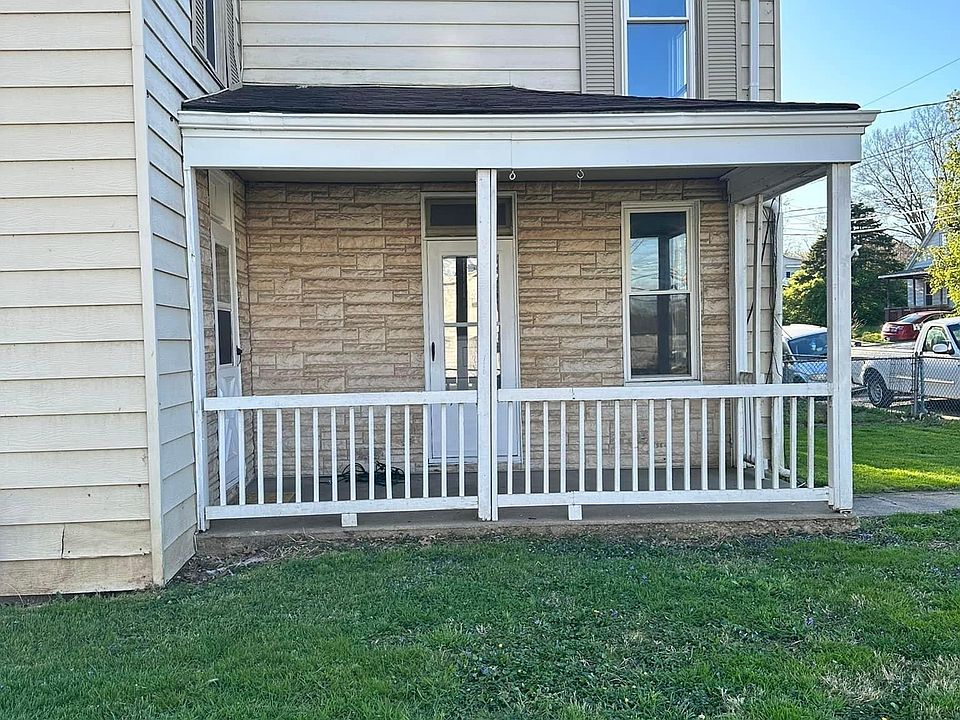 1st image of 105 Hooven Ave