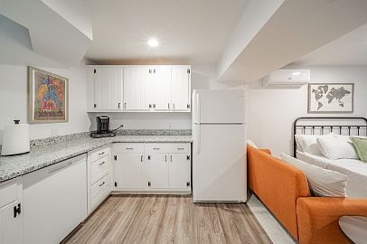 1st image of 234 E 9th St #B01-b