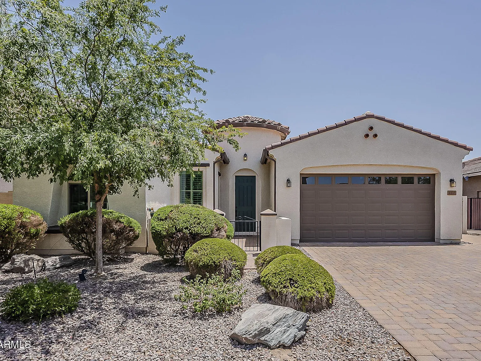 3 bed, 2.0 bath, 1980 sqft, $3,000 — Photo 1