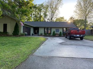 203 Foltz Ln, Muskogee, OK 74403