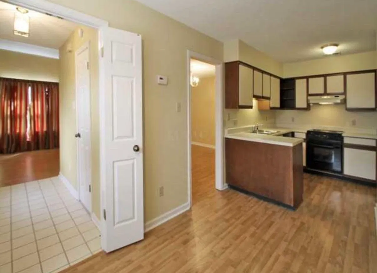 3 bed, 2.5 bath, 1650 sqft, $1,795 — Photo 4