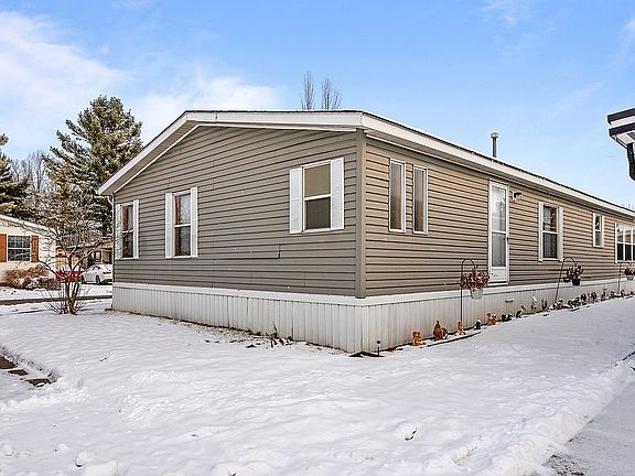 5th image of 49362 Wildwood Ct