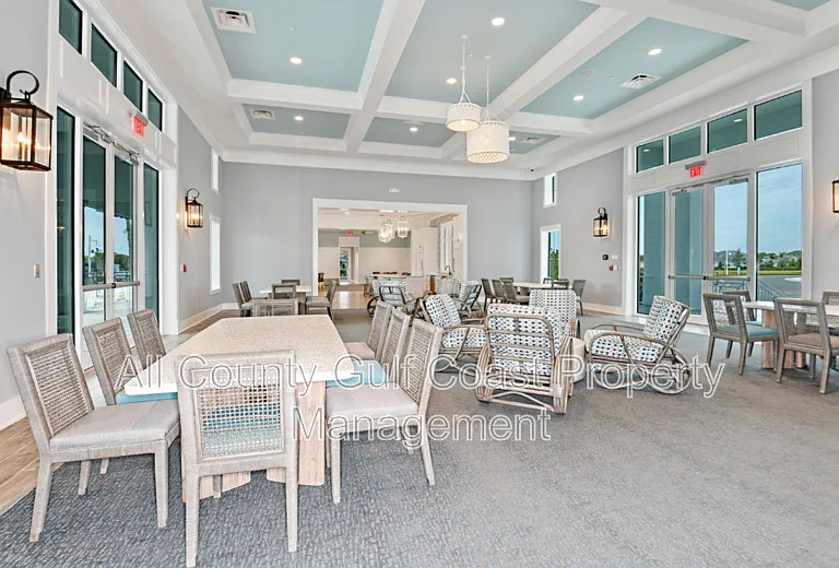10194 Canaveral Cir — Photo 24
