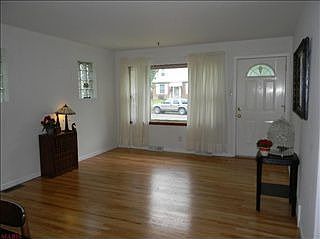 4th image of 904 Leawood Dr