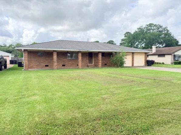 3012 Seattle St, Nederland, TX 77627