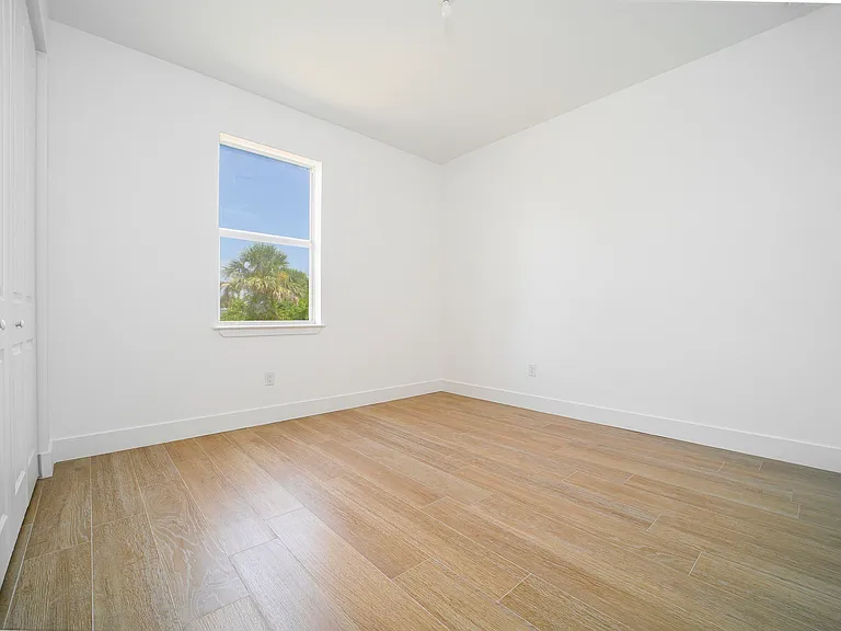 15061 Brainbridge Cir — Photo 31