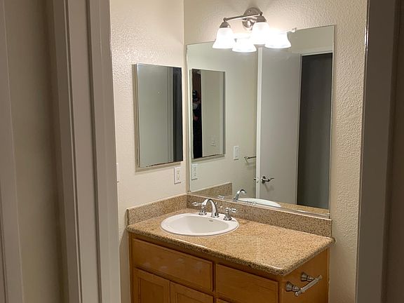 5th image of 2742 Somerset Park Cir