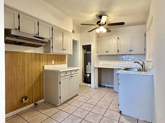 4th image of 2645 Glenwood Dr