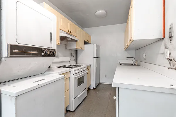 Sold by Keller Williams Realty Landmark | media 6