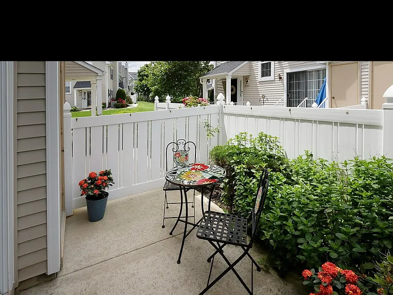 6404 Preston Way — Photo 18