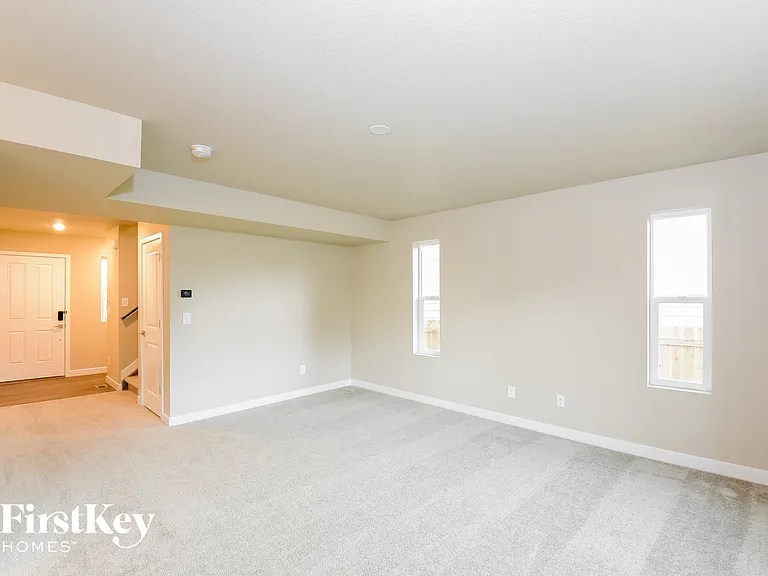 10741 Luneth Dr — Photo 3