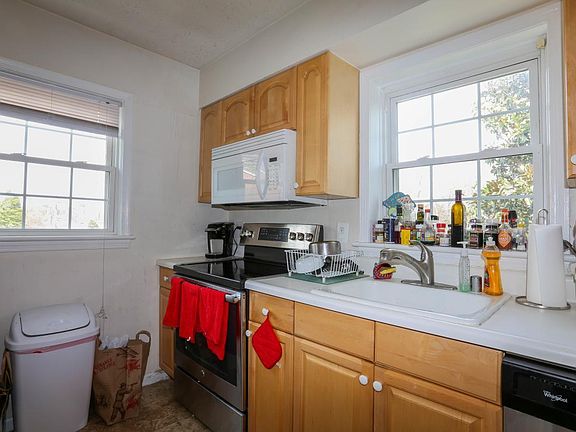 3rd image of 2601 N Pershing Dr #2