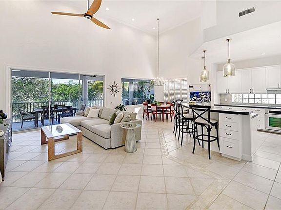 4th image of 56 Island Cir