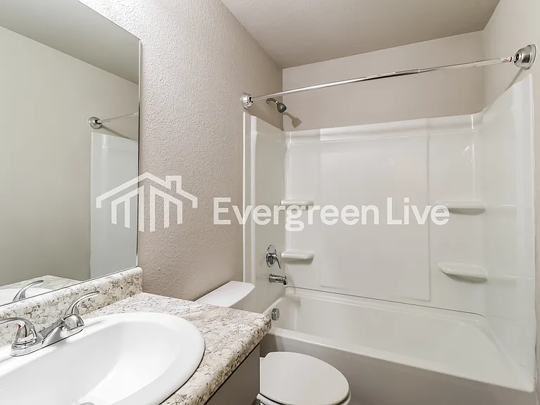 1088 Huntington Dr — Photo 13