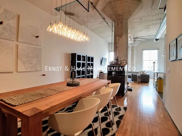 115 W 4th St #210 — Photo 10