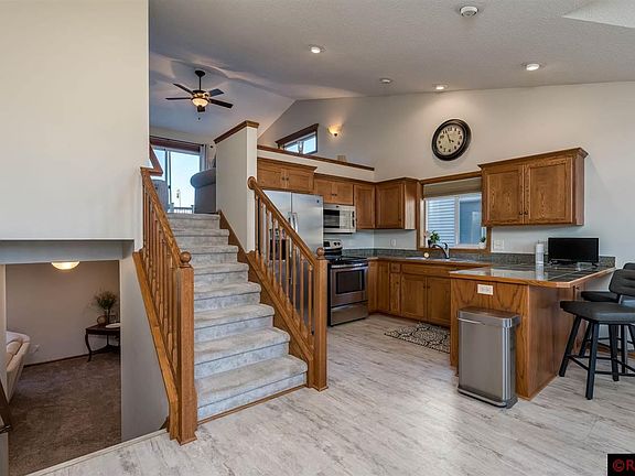 3rd image of 212 Cypress Dr