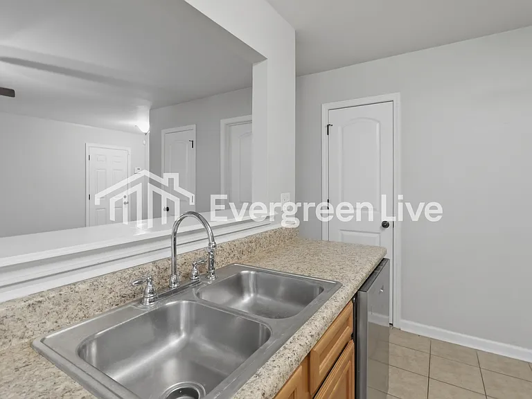 13996 Pine Glen Cv — Photo 6