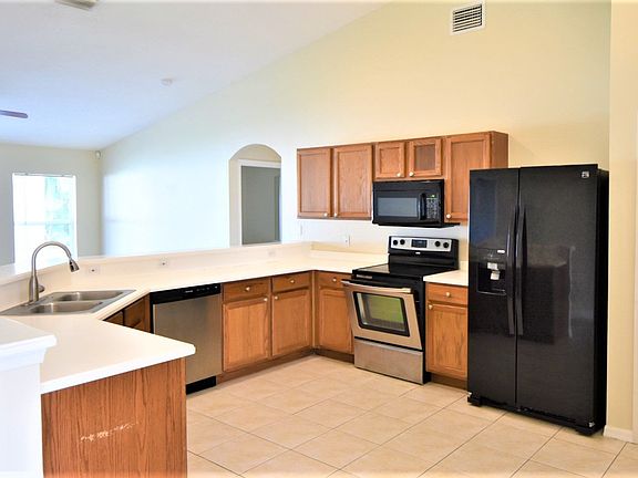 5th image of 6006 NW Winfield Dr