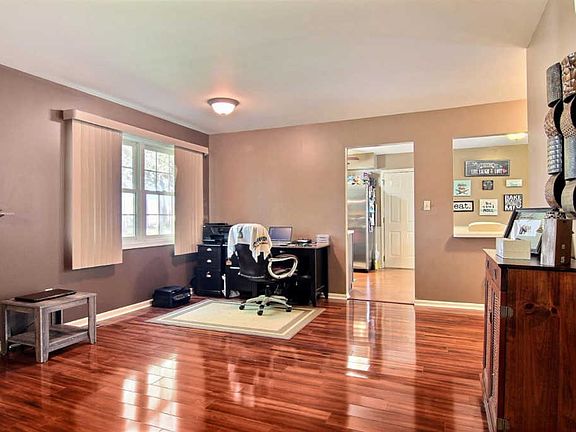 5th image of 8606 Kelly Dr