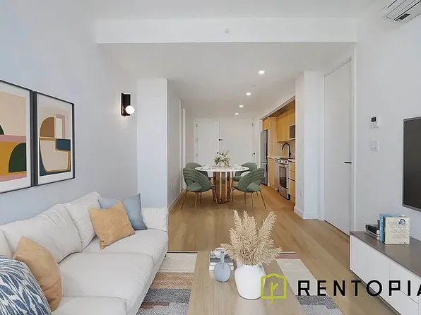 1010 Pacific Street image 4 of 28