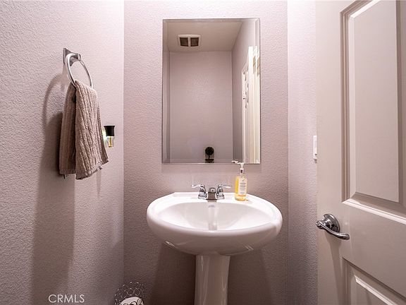 5th image of 16029 Dexter St