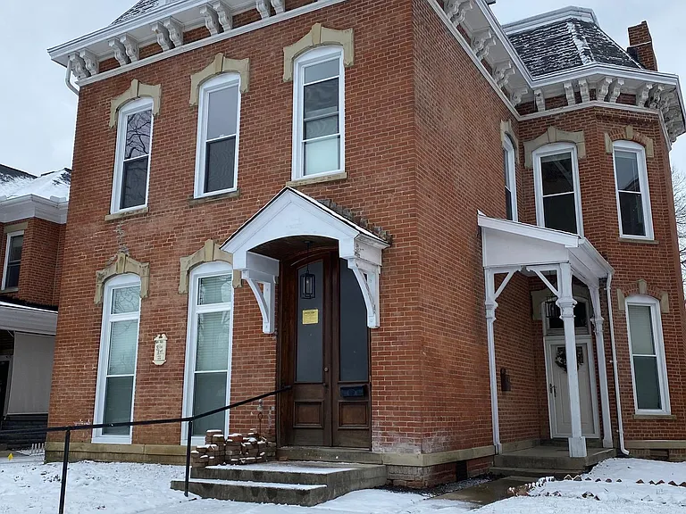 1860's -TOTAL RENOVATED- NEW Windows, HVAC, Electric & Plumbing