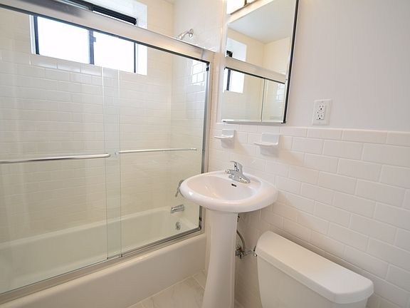 2nd image of 2400 Webb Ave APT 1K