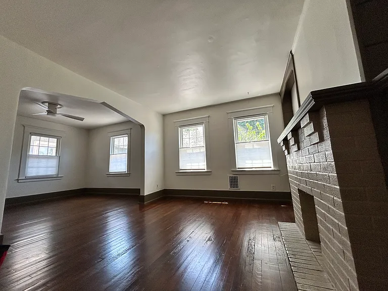 105 Florence Ave — Photo 8