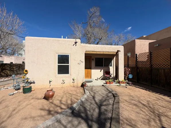 New York, 2307-2309-2311 New York Ave SW #2307-A, Albuquerque, NM 87104