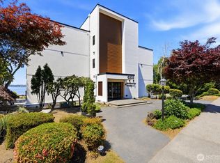 6333 Lake Washington Blvd NE APT 304, Kirkland, WA 98033