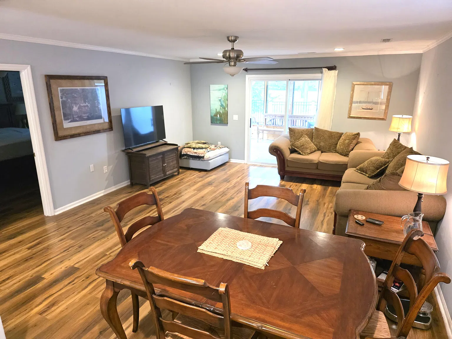 2 bed, 2.0 bath, 1000 sqft, $2,500 — Photo 2