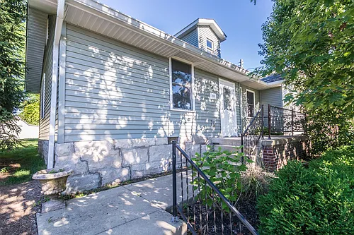 211 N Madison St Photo 1
