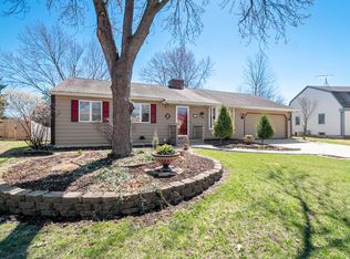 16 Sedgwick Rd, Oswego, IL 60543