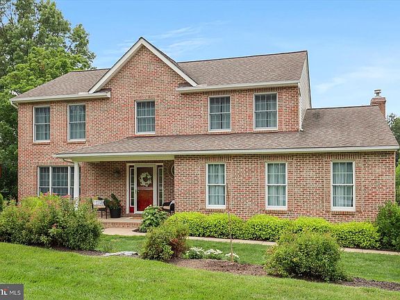 4th image of 12 McCurley Dr
