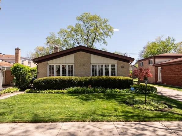 528 Leamington Ave, Wilmette, IL 60091