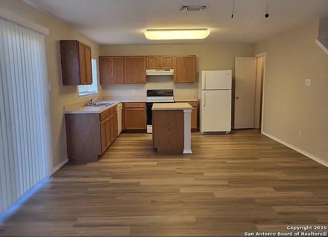754 Pinafore St — Photo 7