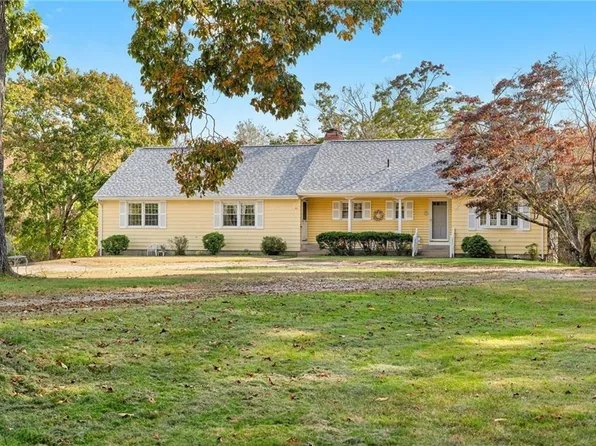 1 Field Of Dreams Rd, Coventry, RI 02827