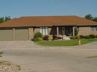 3212 Dixie Sq, Grand Island, NE 68803