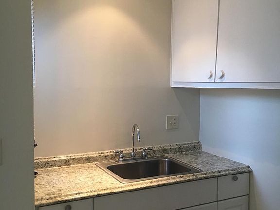 2nd image of 425 W Garfield Avenue # Fl 1ST